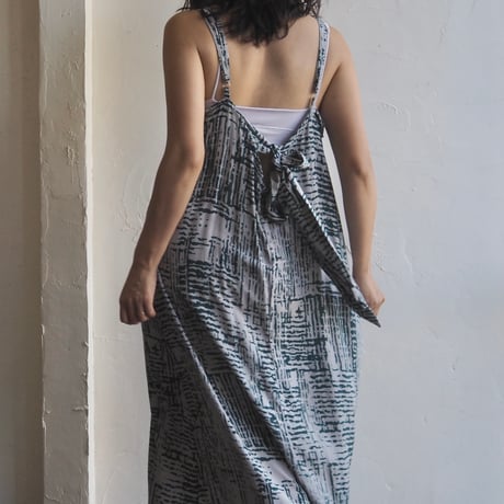 back ribbon straight dress