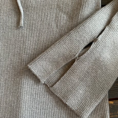 ribbon slit tops