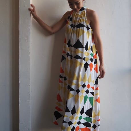 neck ribbon dress