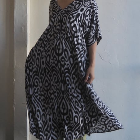 monochrome caftan dress