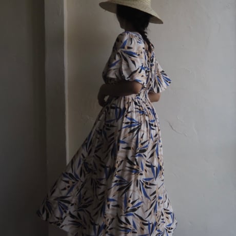 back ribbon flare dress