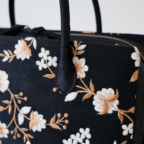 利休バッグ  / Black Floral  / R_1182