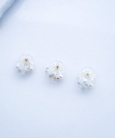 Flower foam pierce  White
