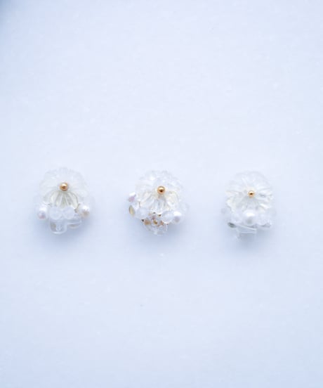 Flower foam pierce  White