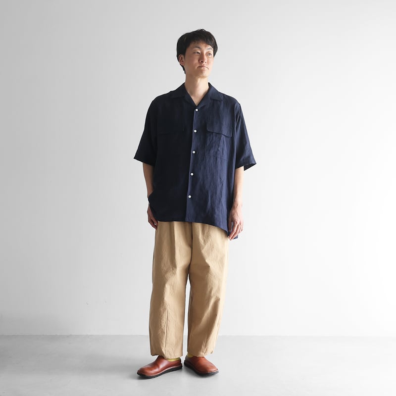 美品【AUSTIN REED】リネン ノーカラー ロールアップサファリ風 シャツ オールドレピアリネン5分袖サファリシャツ（ダークネイビー）【ユニ