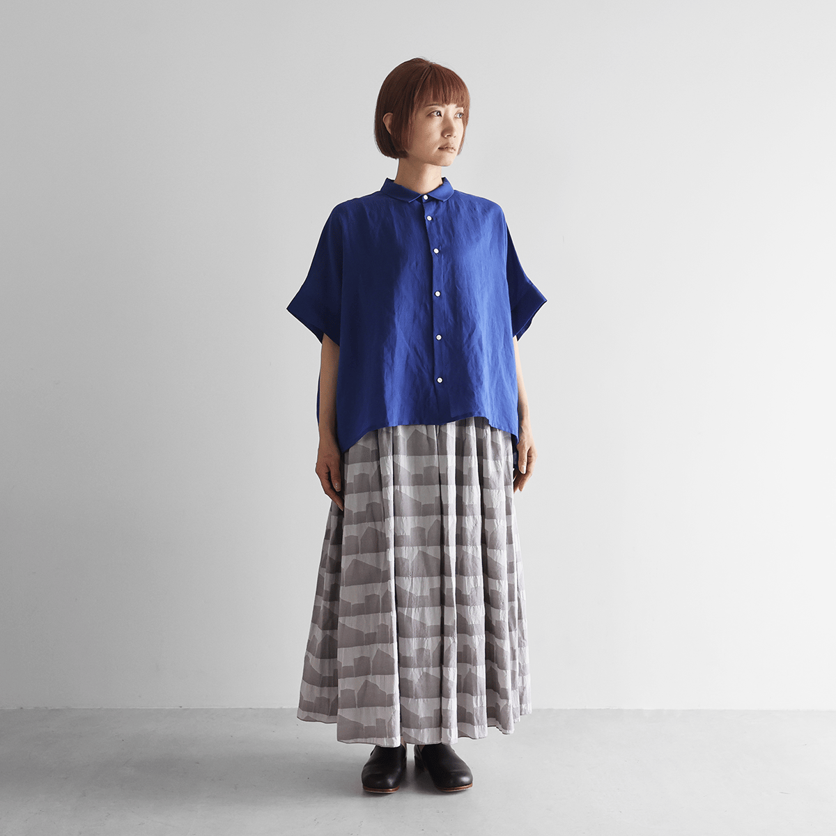 限定生産）極細コットンラミースクエアワイドシャツ（マリンブルー
