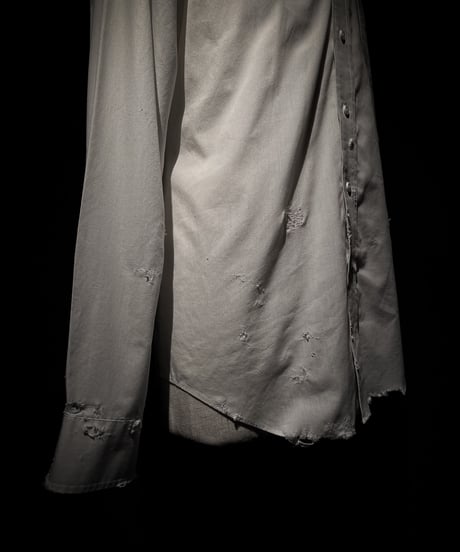 Distressed Long Point Collar Shirt