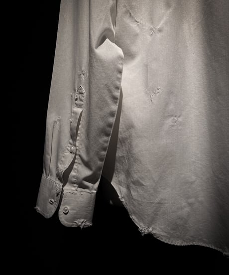 Distressed Long Point Collar Shirt