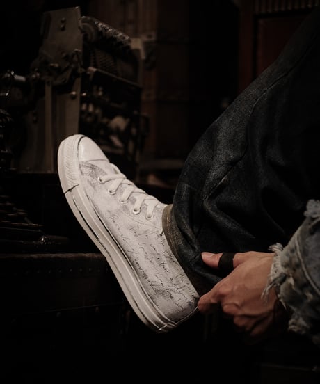 "BEYOND THE SCREEN" SNEAKERS