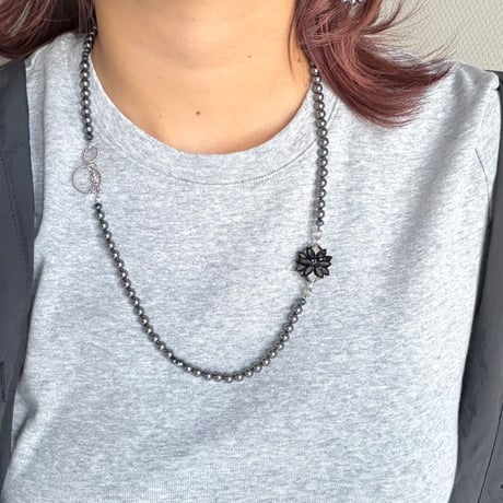 Sole Black Pearl Necklace