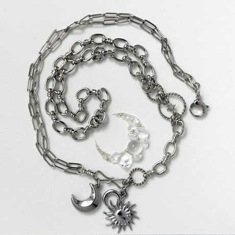 Lilly Necklace