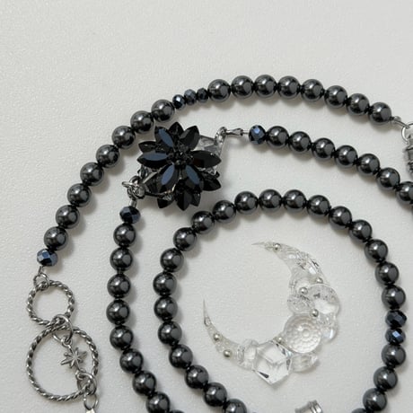 Sole Black Pearl Necklace