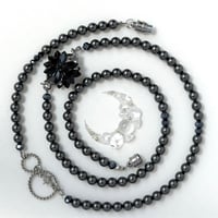 Sole Black Pearl Necklace