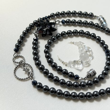 Sole Black Pearl Necklace