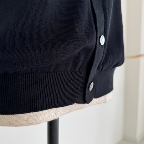 V-NECK KNIT VEST / BLACK