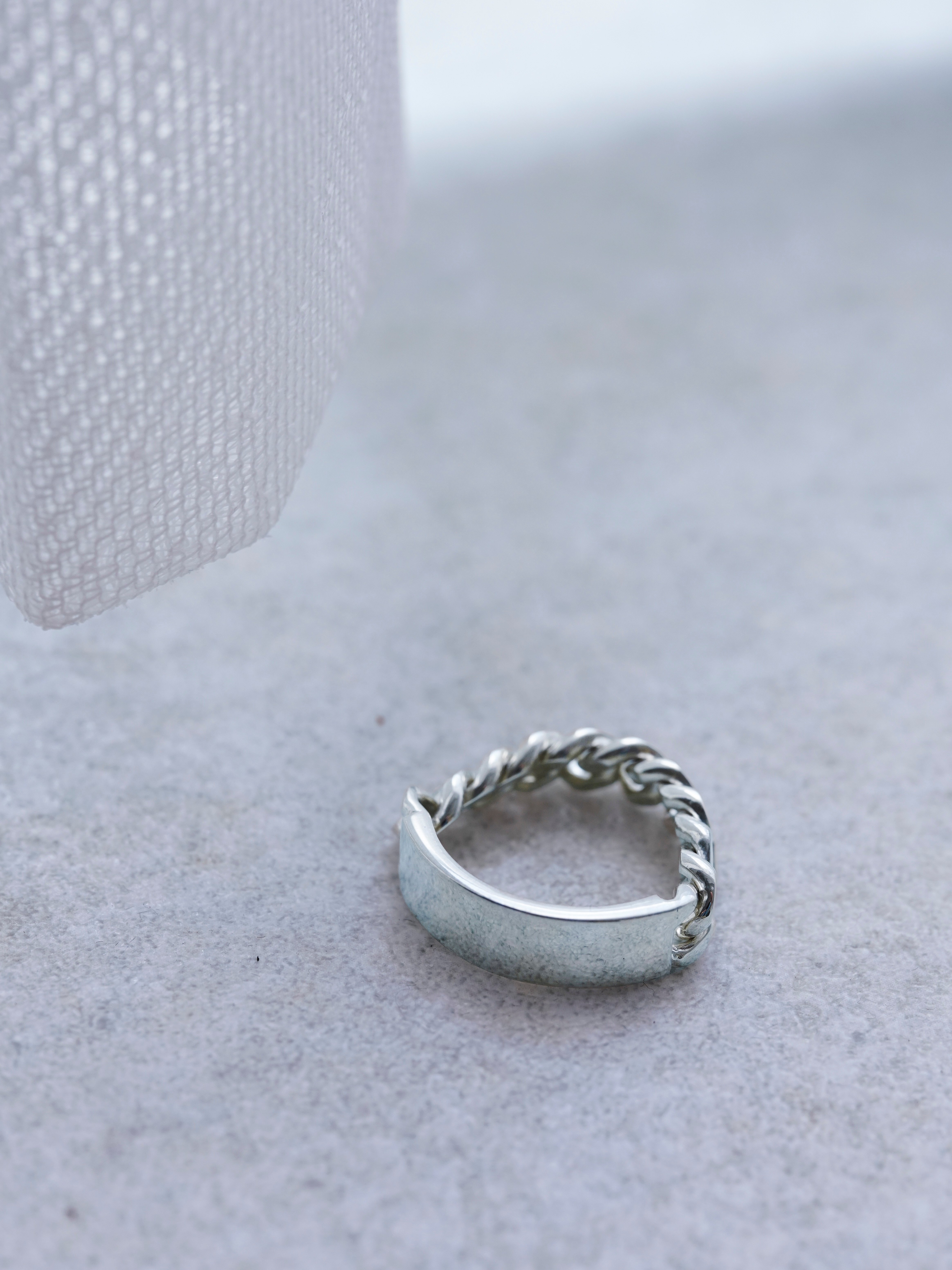 OX JEWELRy Anonymous Silver Chain Ring | MB -th