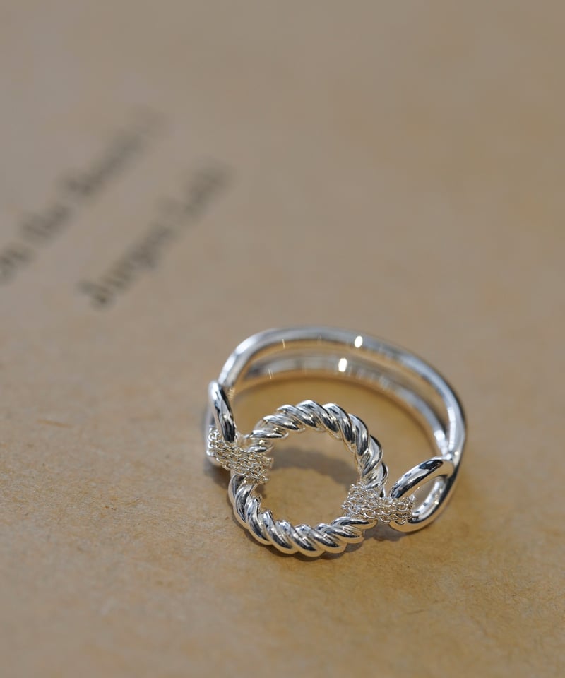 OX JEWELRy Signature “O” Spiral Link Silver Rin