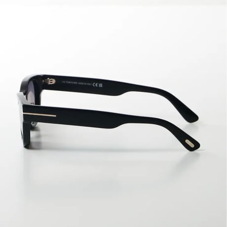 TOM FORD 　トムフォード　TF1392-D 01B