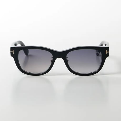 TOM FORD 　トムフォード　TF1392-D 01B