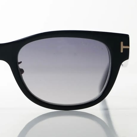 TOM FORD 　トムフォード　TF1392-D 01B