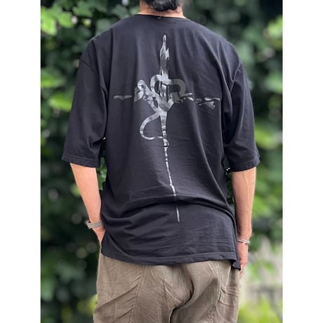 KMRii ・ケムリ・Serpent Cross Cut/MB・Black T・カットソー