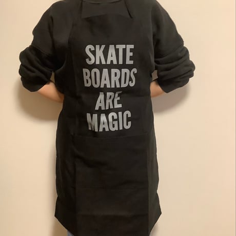 [🌟新発売] ADULT APRON  ”SKATE BOADS ARE MAGIC“ BLACK COLOR ※GREYロゴ