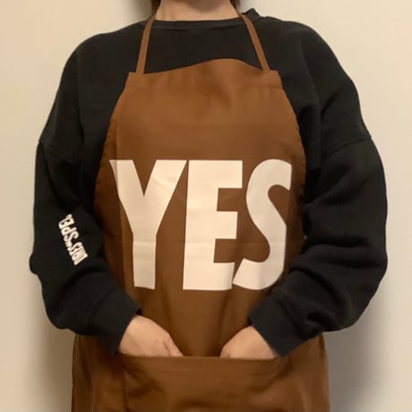 ADULT APRON  “YES” ※生成りロゴ　“BROWN COLOR ※裏にはNO THANK  YOUのプリントがあります。
