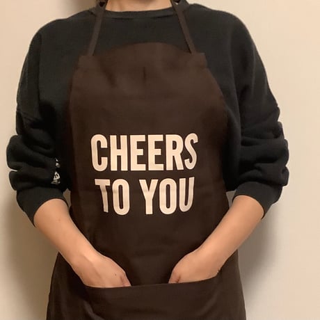 [🌟新発売] ADULT  APRON  “CHEERS TO  YOU“ (生成りロゴ)  DARK BROWN COLOR