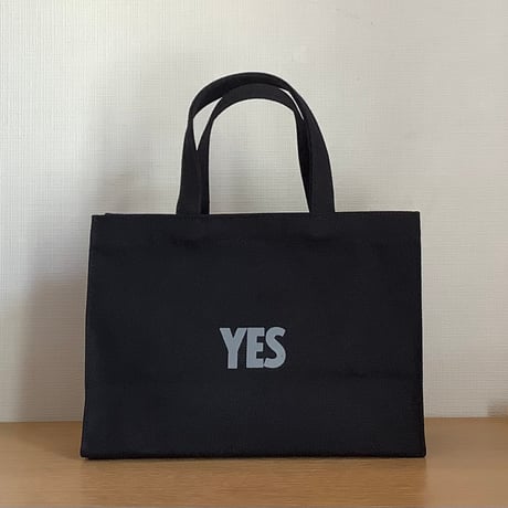 [🌟新発売] NEW XーSMALL MARKET  BAG ”YES” (BLACK COLOR)※内側にポケットがございます。