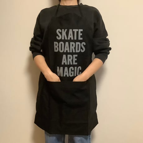 [🌟新発売] ADULT APRON  ”SKATE BOADS ARE MAGIC“ BLACK COLOR ※GREYロゴ