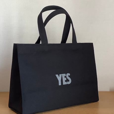 [🌟新発売] NEW XーSMALL MARKET  BAG ”YES” (BLACK COLOR)※内側にポケットがございます。