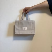 [🌟新発売] NEW XーSMALL MARKET  BAG ”YES” (SAND  BEIGE  COLOR)※内側にポケットがございます。