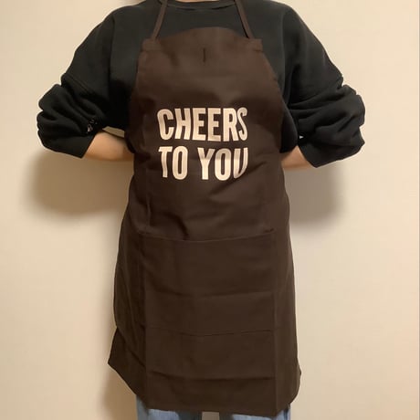[🌟新発売] ADULT  APRON  “CHEERS TO  YOU“ (生成りロゴ)  DARK BROWN COLOR