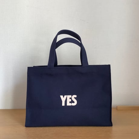 [🌟新発売] NEW XーSMALL MARKET  BAG ”YES” (DARK NAVY   COLOR)※内側にポケットがございます。