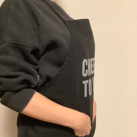 ADULT APRON  ”CHEERS TO  YOU“ BLACK COLOR ※GREYロゴ