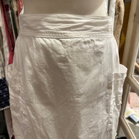 apron 744[ge748]