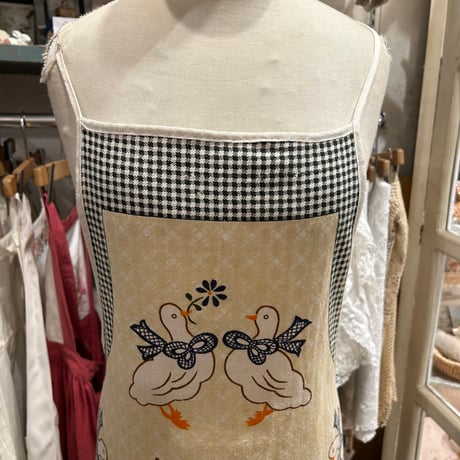 apron 749[ge746]