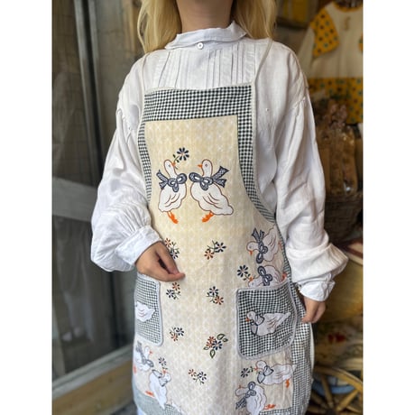 apron 749[ge746]