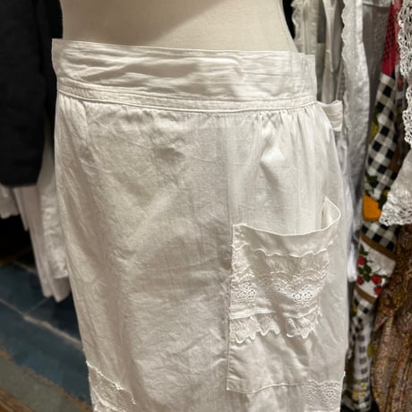 apron 744[ge748]