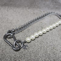 R / Carabiner Pearl Chain Necklace