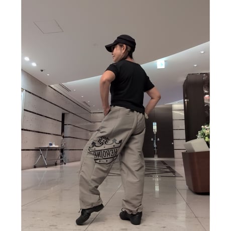 （HEROINE）H504　バレルレックパンツ　ストーン