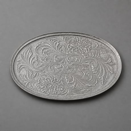 銀塗 花唐草彫楕円皿
