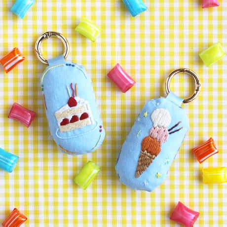 SUZURANDOUの美味しそうな刺繍キット -スイーツパーティの刺繍チャーム-　PHC-134-4