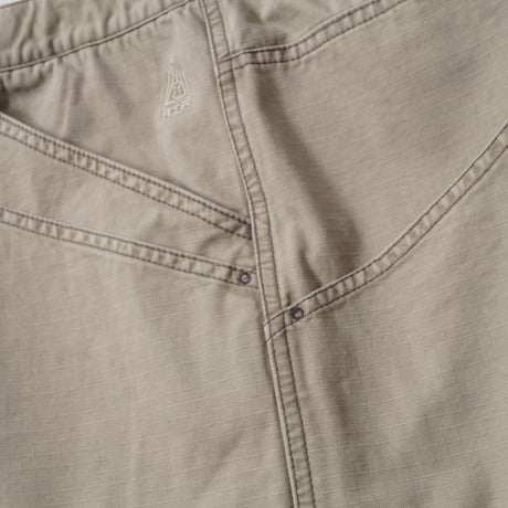 LIDAIRPEAKS ONYX SHORTS SOIL