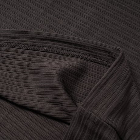 LIDAIRPEAKS STRIPED EMBOSS TEE CHARCOAL