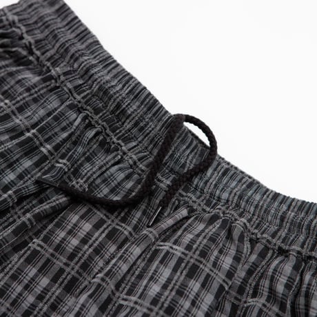YARDSALE PLAID CARGO SHORTS BLACK / GREY