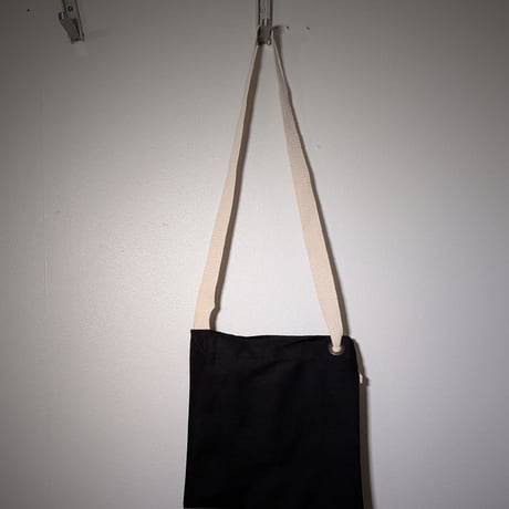 シーシャチャコール刺繍スクエアサコッシュ