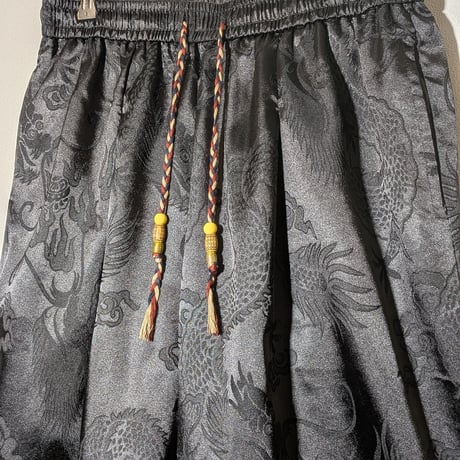 ウエストひもカッコよすぎチャイナ総柄ワイドクロップドパンツ