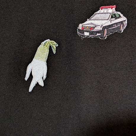 セクシーすぎてパトカーに追われているダイコン刺繍tee