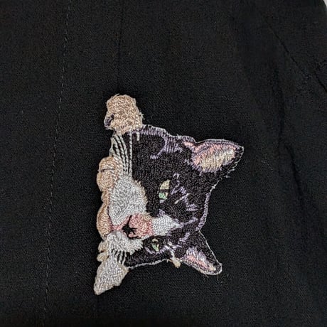 ネコちゃん刺繍5分袖チャイナシャツ